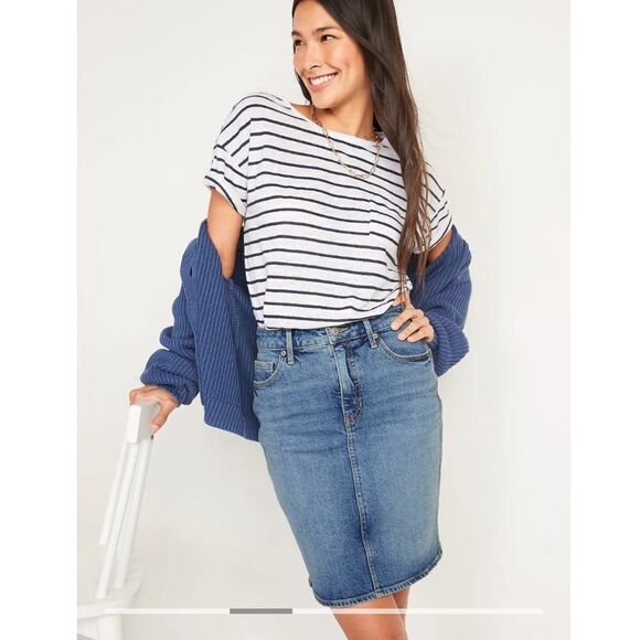 Old Navy Women’s Extra High Waisted Jean Skirt Size 4 - Picture 1 of 13